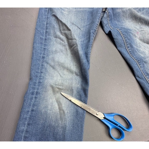 Gap 1969 Real Straight Jeans Women's 28 Blue Mid Rise Stretch Distressed Faded - Picture 16 of 16